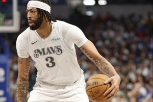 基德：会尽量让AD打四号位 还剩12场的情况下复出表明了他的态度