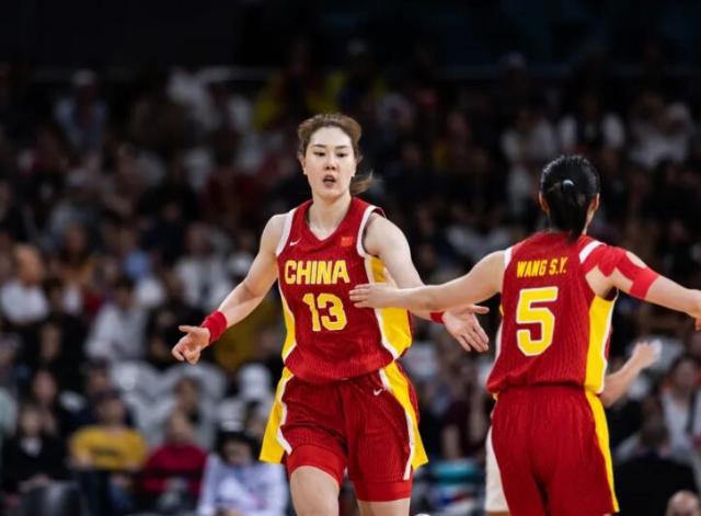 九游下载中心-10分+0失误！孙梦然归来好稳，中国女篮该重用她？