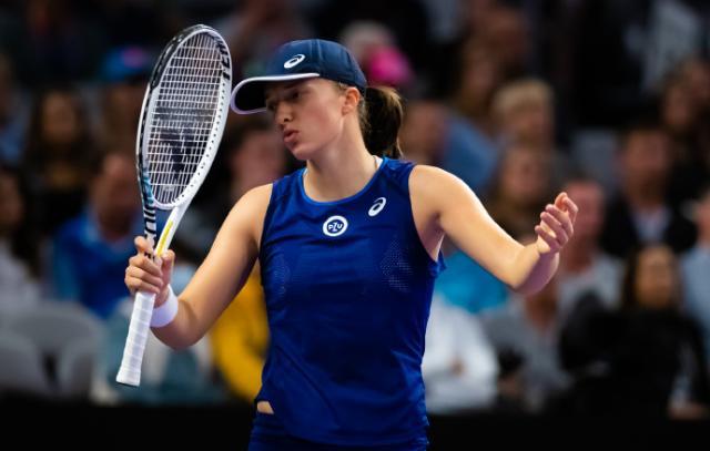 九游app官网入口-斯瓦泰克无缘总决赛决赛 对前十15连胜惨遭终结